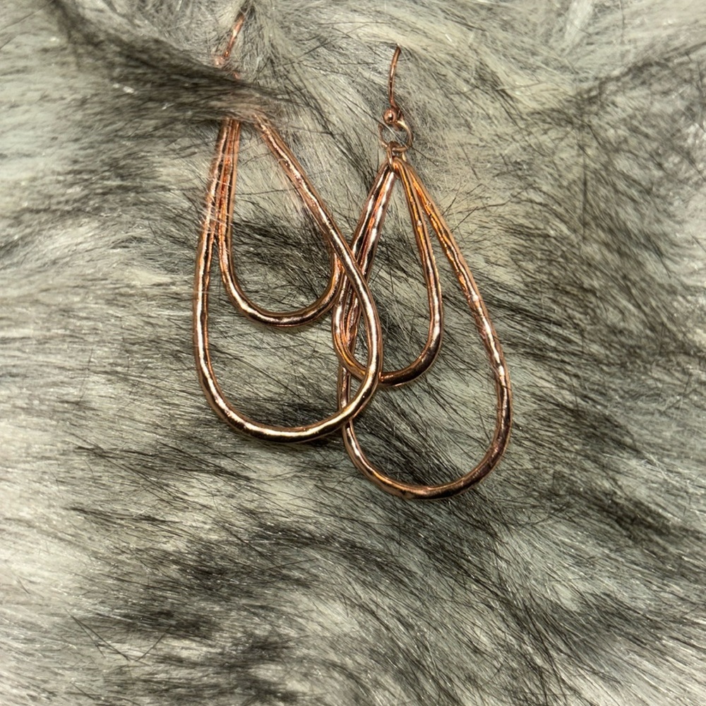 Gold dangle earrings
